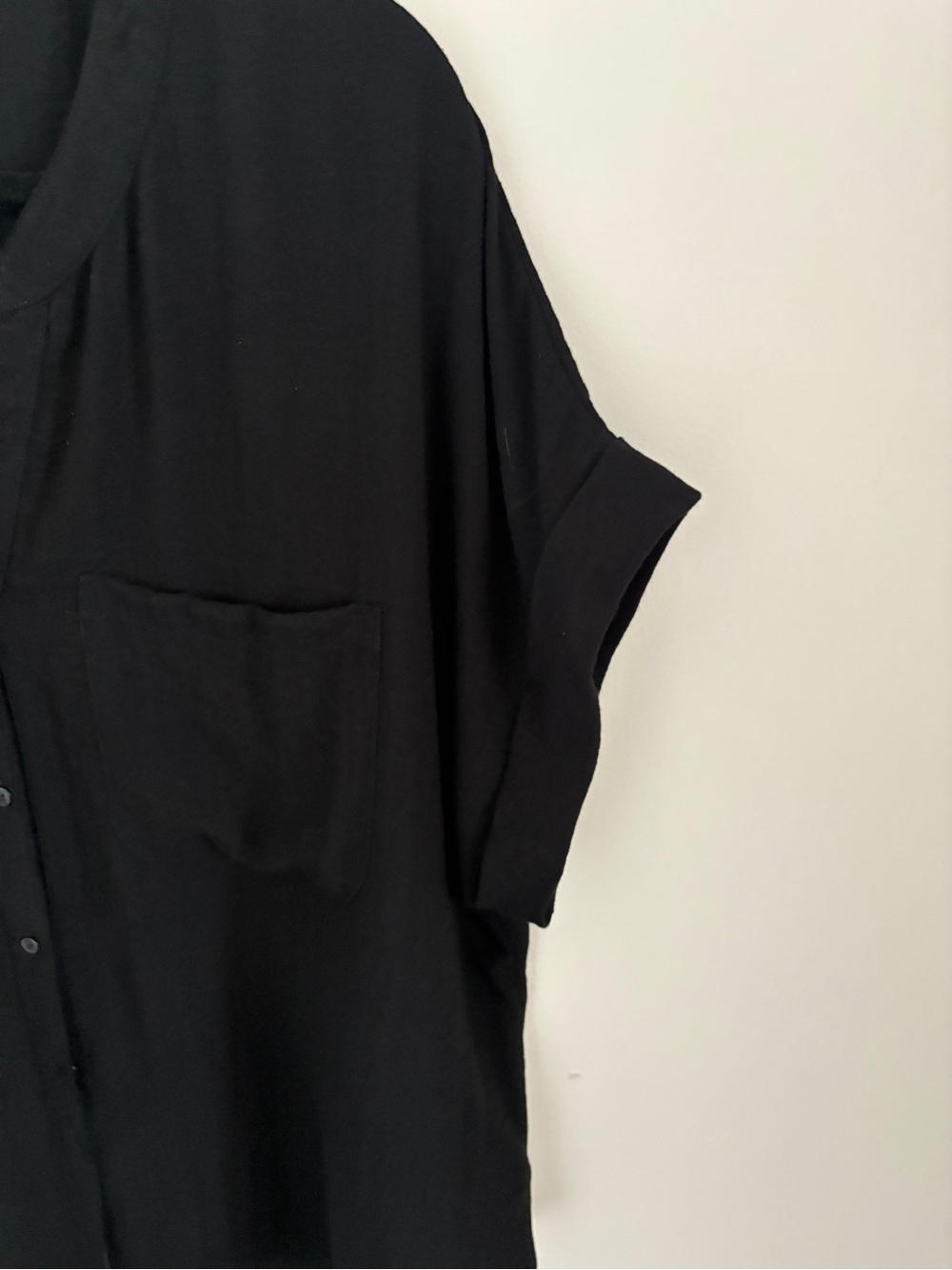 Tahari Black Short-Sleeve Button-Down Pocket Blouse Size XL - Picture 3 of 4